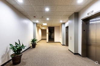 9726 E 42nd St, Tulsa, OK à louer Photo intérieure– Image 1 sur 9