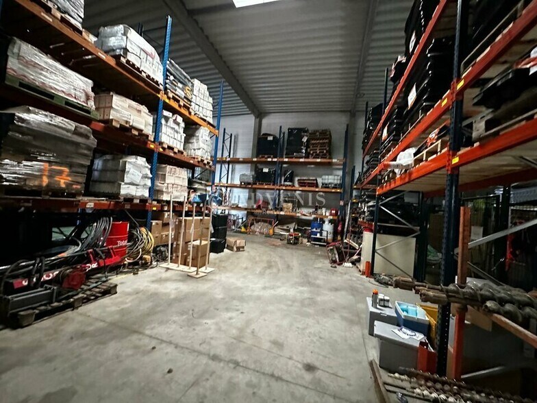 Industriel/Logistique dans Sainghin-en-Mélantois à louer - Photo de l’immeuble – Image 3 sur 12