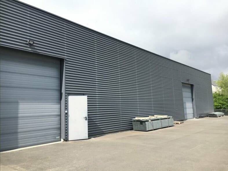 Industriel/Logistique dans Bretteville-sur-Odon à louer - Photo de l’immeuble – Image 2 sur 6