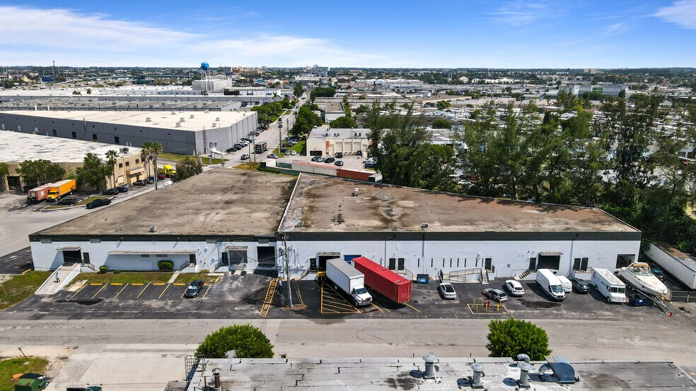 7361-7391 NW 78th St, Medley, FL à louer - Photo de l’immeuble – Image 2 sur 22