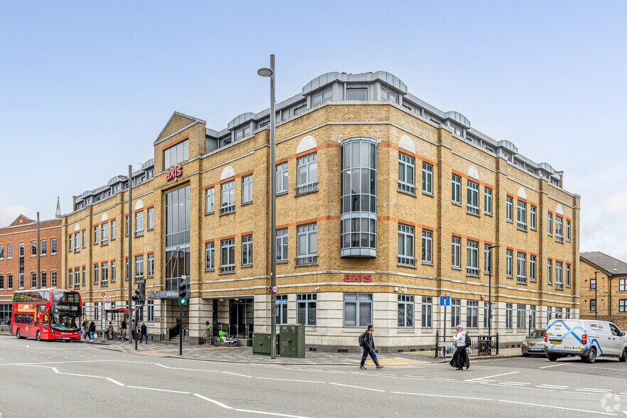 3 Tramway Ave, Londres à louer - Photo de l’immeuble – Image 2 sur 3
