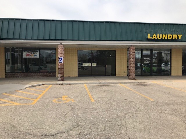 831-937 Greenridge Ct, Mukwonago, WI à louer - Photo de l’immeuble – Image 2 sur 6