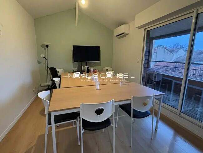 Plus de détails pour Bureau à louer