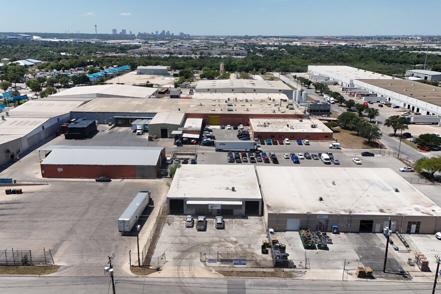 1053 Grubb St, San Antonio, TX à louer - Photo de l’immeuble – Image 1 sur 19