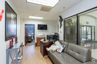 804 Omni Blvd, Newport News, VA à louer Photo intérieure– Image 2 sur 5