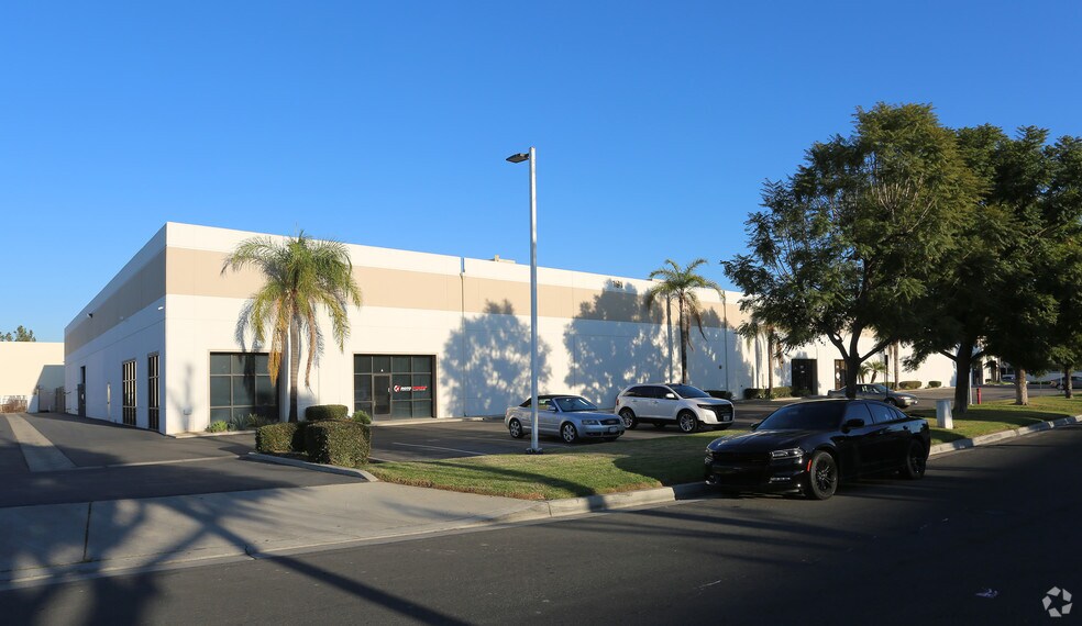 191 Granite St, Corona, CA à louer - Photo de l’immeuble – Image 3 sur 5