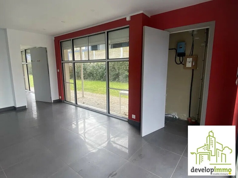 Local d’activités dans Bénouville à louer - Photo de l’immeuble – Image 2 sur 12