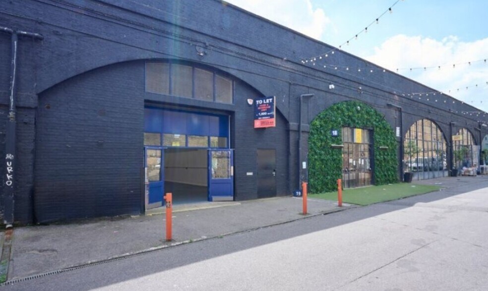 Bohemia Pl, Londres à louer - Photo principale – Image 1 sur 4