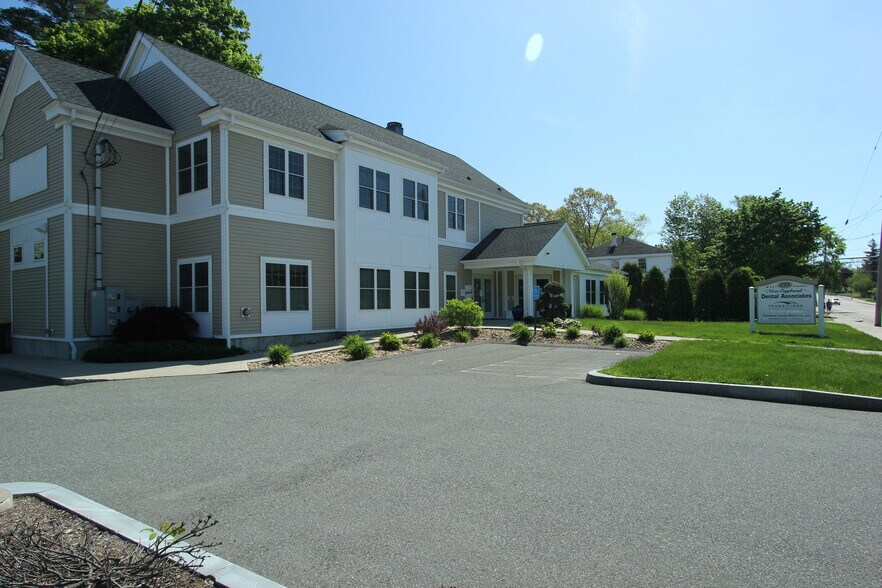 233 W Central St, Franklin, MA à louer - Photo de l’immeuble – Image 2 sur 6