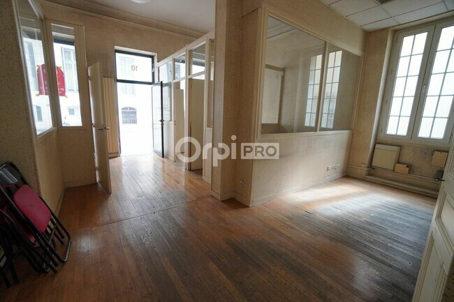 Plus de détails pour Bureau à vendre