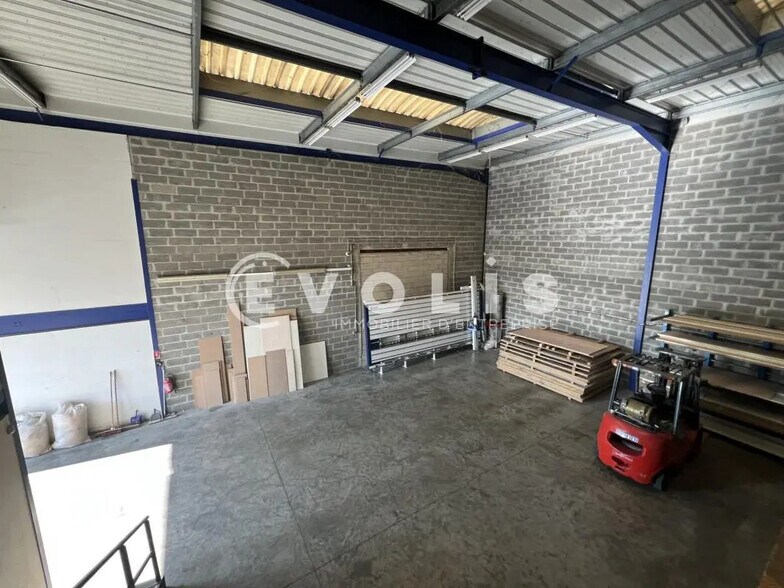 Local d’activités dans Champigny-sur-Marne à louer - Photo de l’immeuble – Image 2 sur 9
