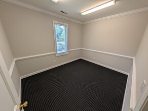 1310 SE Maynard Rd, Cary, NC à louer Photo intérieure– Image 1 sur 3