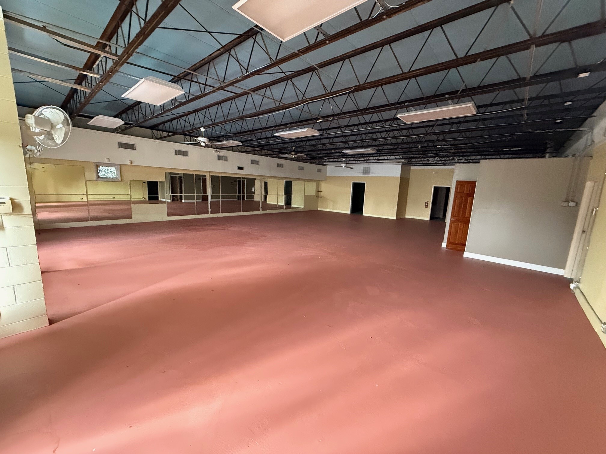 8075-8085 N Atlantic Ave, Cape Canaveral, FL à louer Photo de l’immeuble– Image 1 sur 4