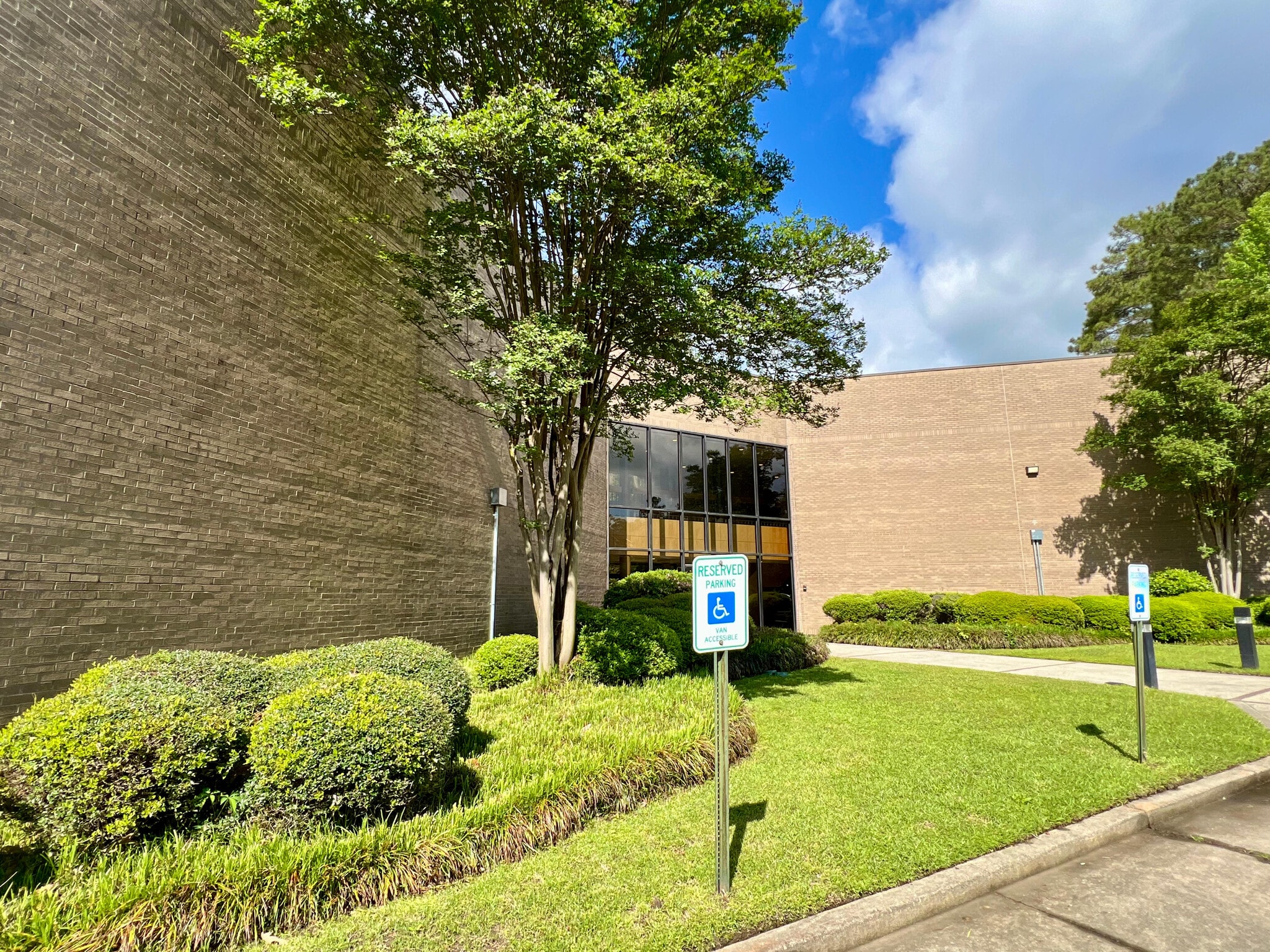 1 Harbison Way, Columbia, SC à louer Photo de l’immeuble– Image 1 sur 6