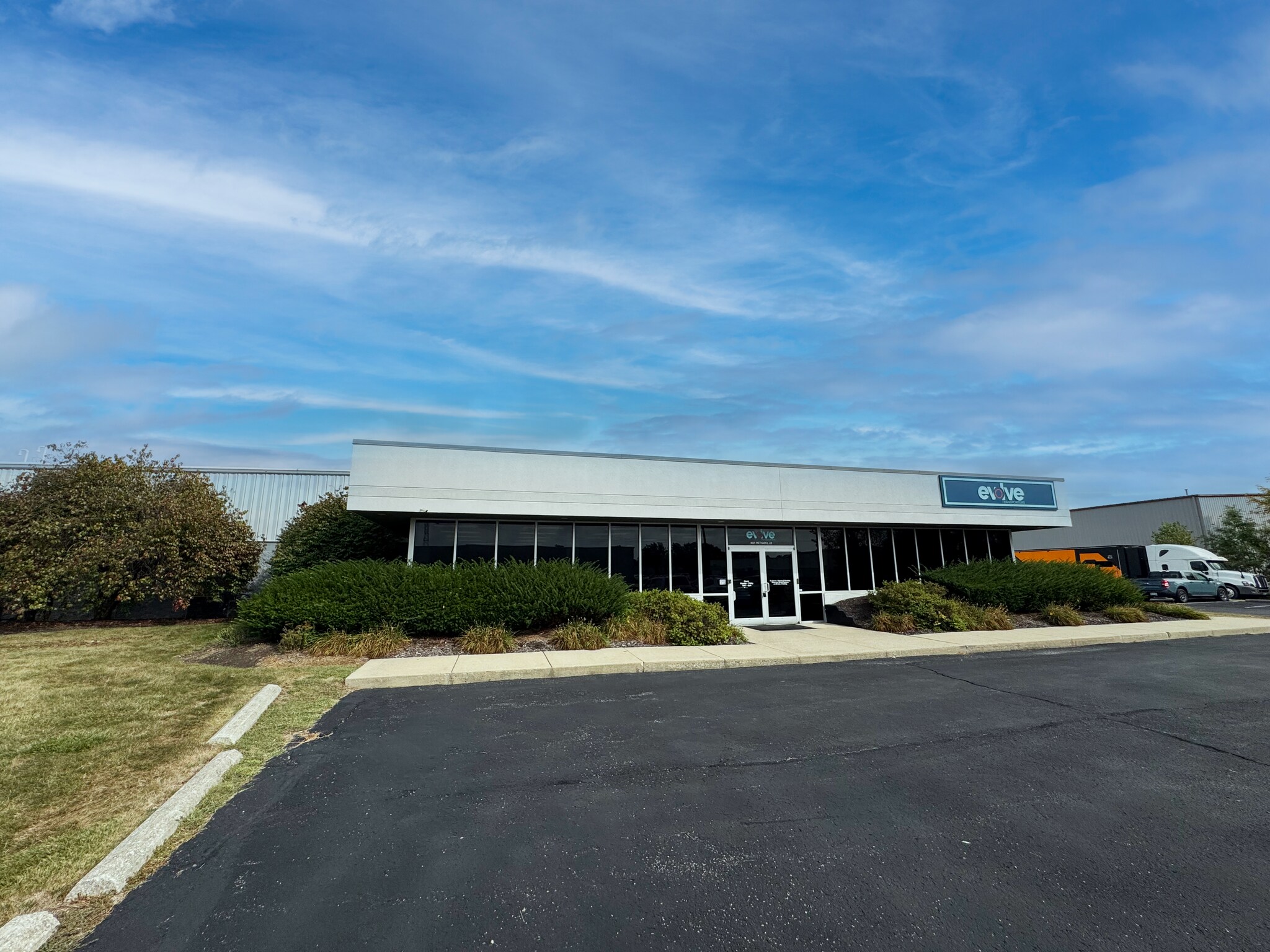4001 Methanol Ln, Indianapolis, IN à vendre Photo de l’immeuble– Image 1 sur 13