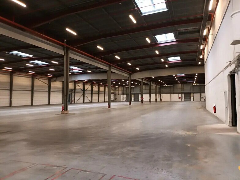 Industriel/Logistique dans Val-de-Reuil à louer - Photo de l’immeuble – Image 2 sur 8