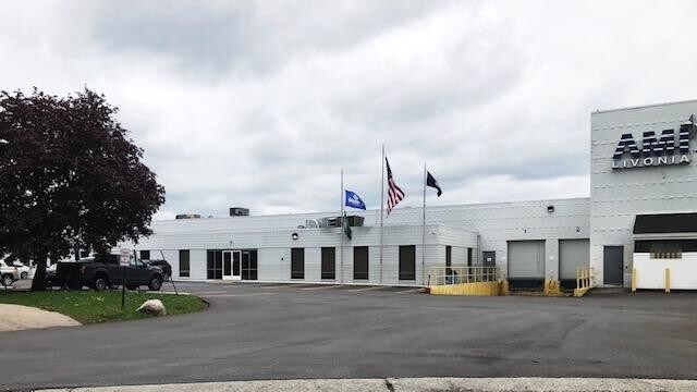 36930 Industrial Rd, Livonia, MI à louer - Photo de l’immeuble – Image 2 sur 5