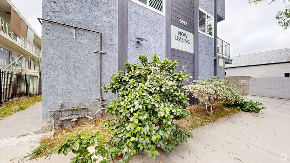 5912 Willoughby Ave, Los Angeles, CA à vendre - Numérisation 3D Matterport – Image 3 sur 11
