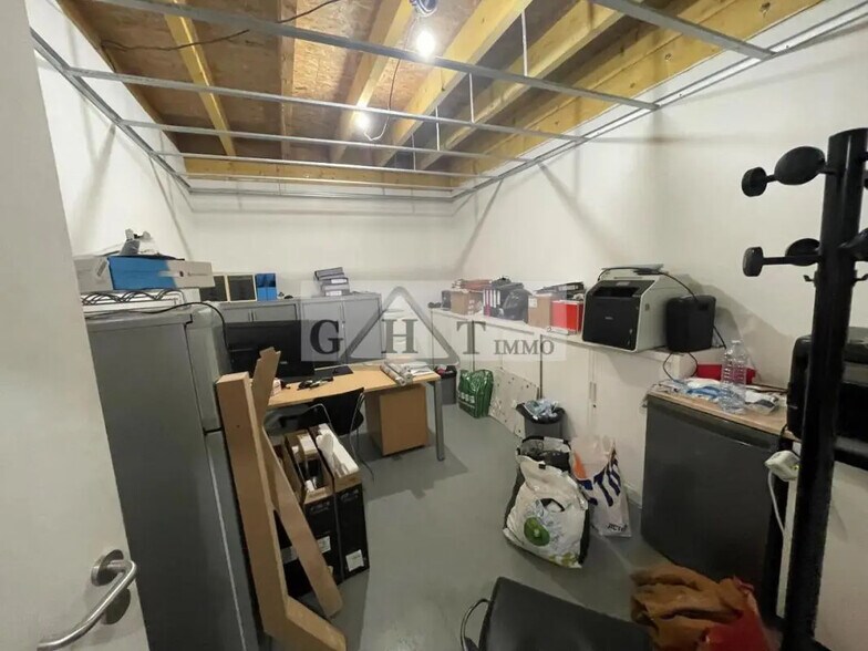 Industriel/Logistique dans Corbeil-Essonnes à vendre - Photo de l’immeuble – Image 2 sur 8