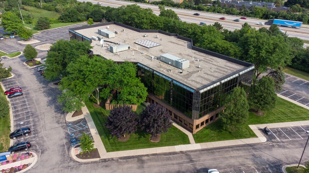 900 Victors Way, Ann Arbor, MI à louer - Photo de l’immeuble – Image 3 sur 7