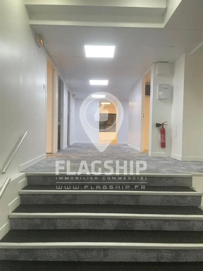 Plus de détails pour Local commercial à louer