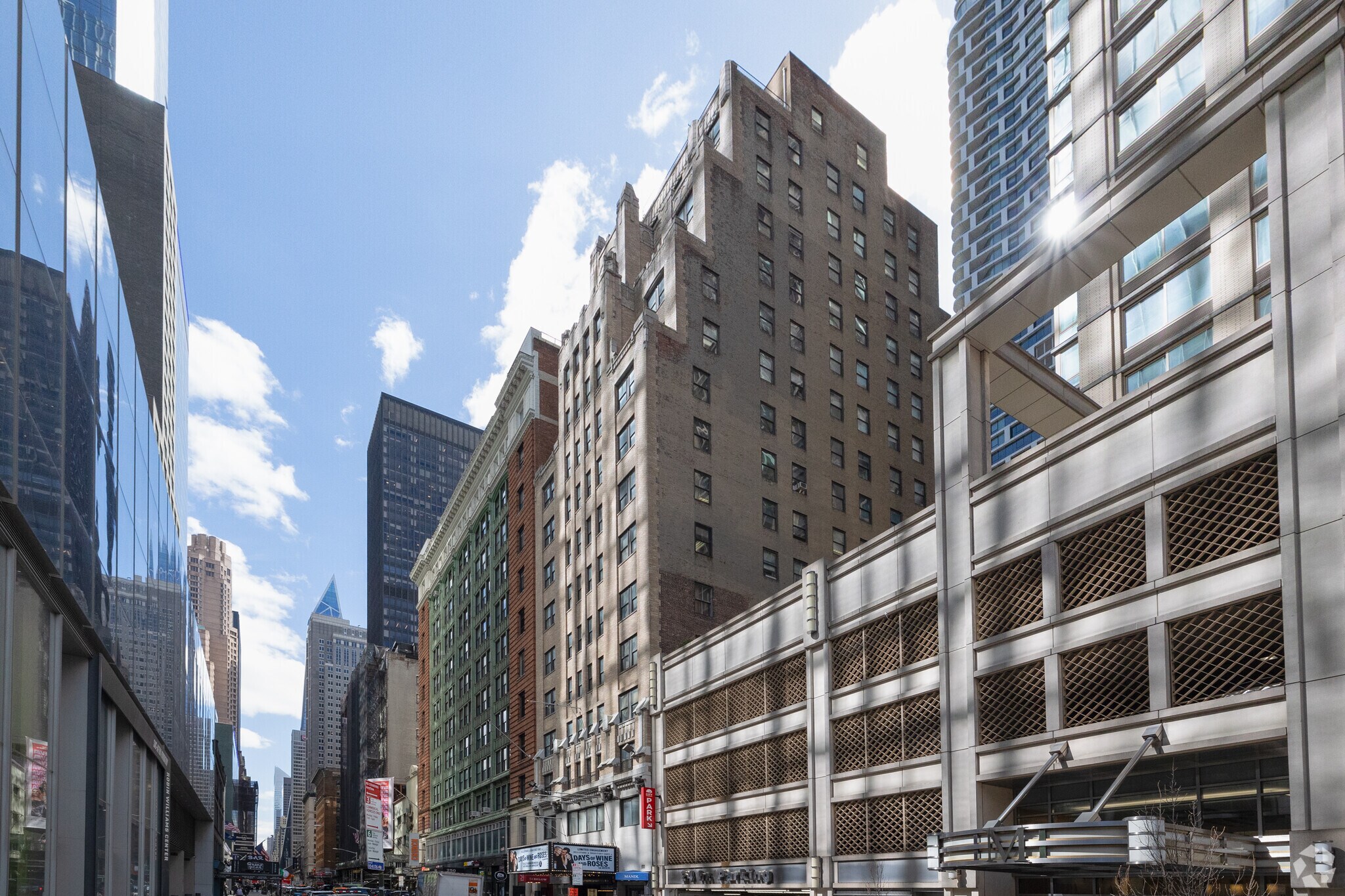 254 W 54th St, New York, NY à louer Photo principale– Image 1 sur 8