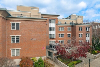 Plus de détails pour 77 Marion St, Brookline, MA - Logement à vendre