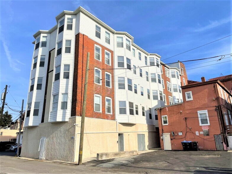 611 Swede St, Norristown, PA à vendre - Photo de l’immeuble – Image 2 sur 20