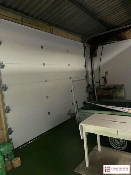 Local d'activités dans Lanester à vendre - Photo de l’immeuble – Image 3 sur 4