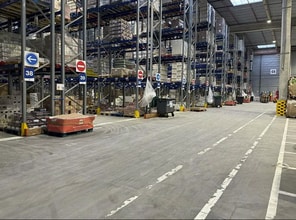 Industriel/Logistique dans 9 Rue Du Poitou, Bretigny-Sur-Orge à louer Photo intérieure– Image 1 sur 11