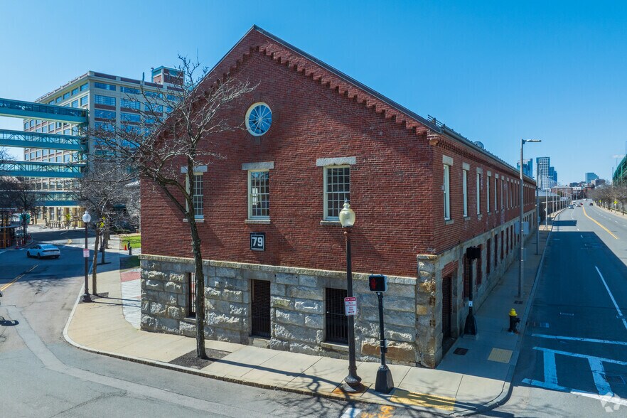 79/96 13th Street, Charlestown, MA à louer - Photo de l’immeuble – Image 1 sur 4