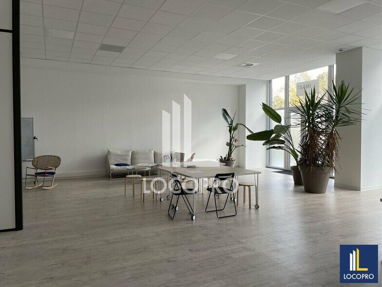 Bureau dans Valbonne à louer - Photo de l’immeuble – Image 2 sur 6