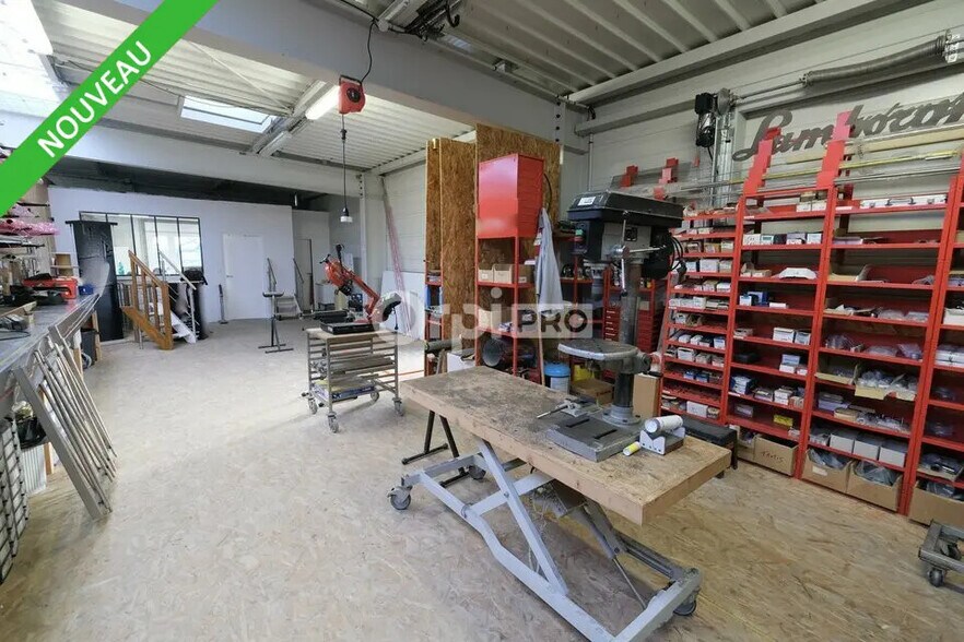Local d’activités dans Les Sorinières à louer - Photo de l’immeuble – Image 1 sur 5