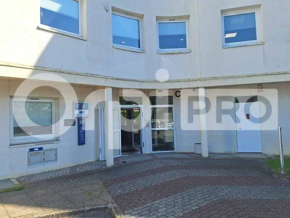 Bureau dans Compiègne à louer Photo de l’immeuble– Image 1 sur 7