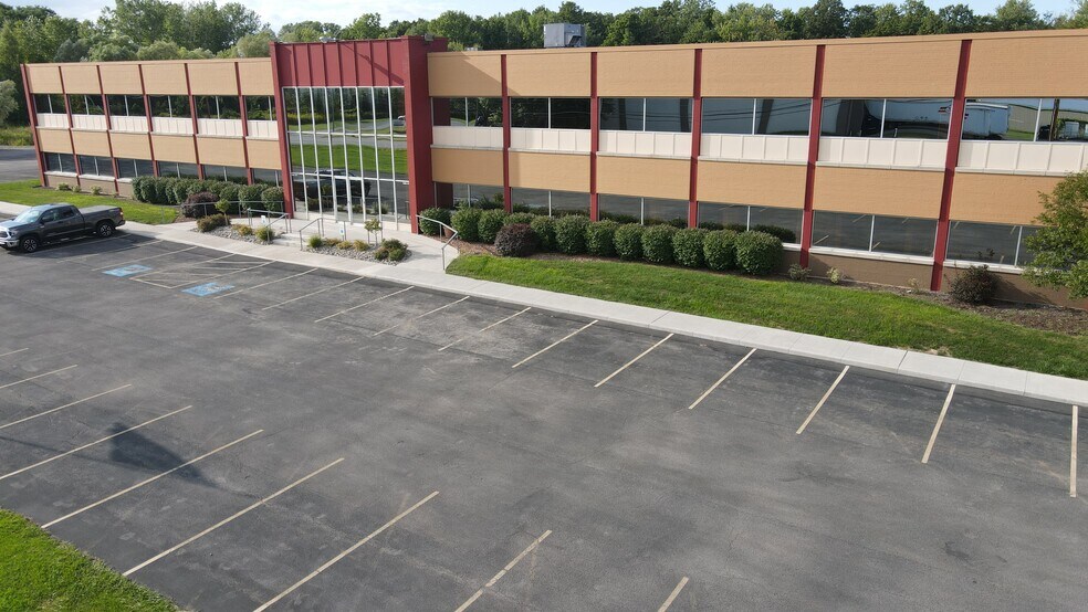 100 Rawson Rd, Victor, NY à louer - Photo de l’immeuble – Image 1 sur 1