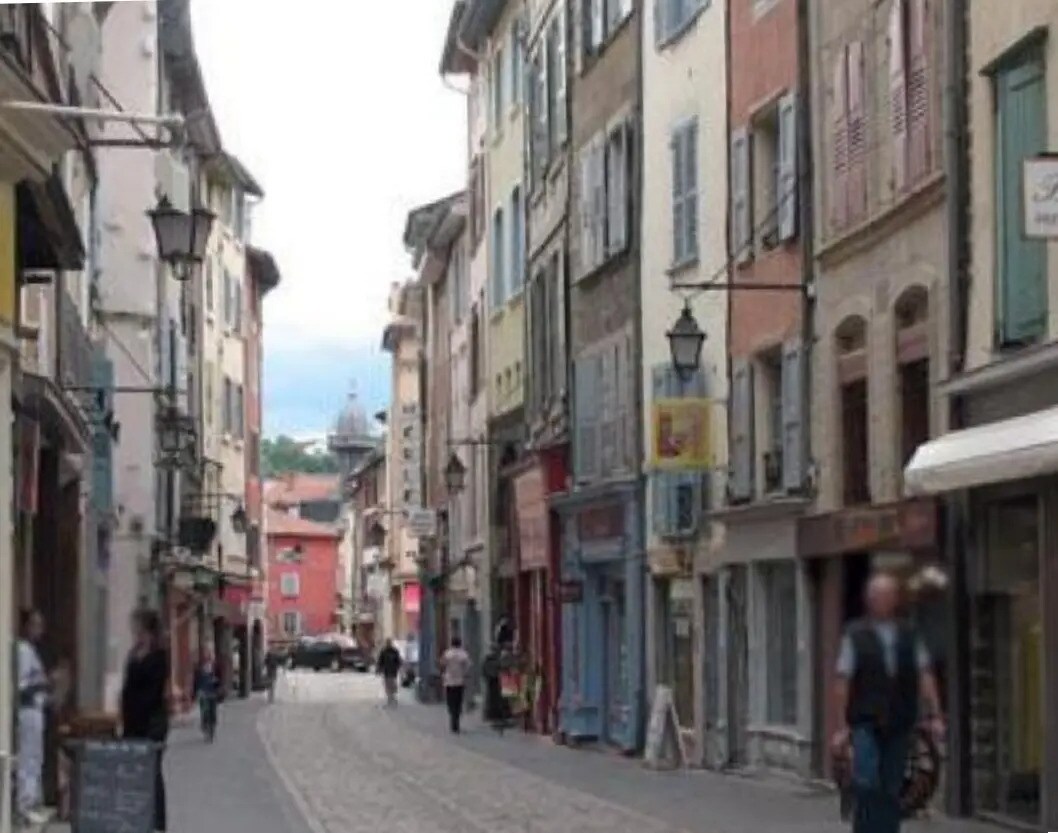 Local commercial dans Le Puy-en-Velay à vendre Photo de l’immeuble– Image 1 sur 4