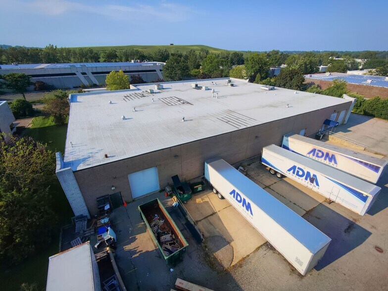 40 Seaview Blvd, Port Washington, NY à louer - Photo de l’immeuble – Image 3 sur 6