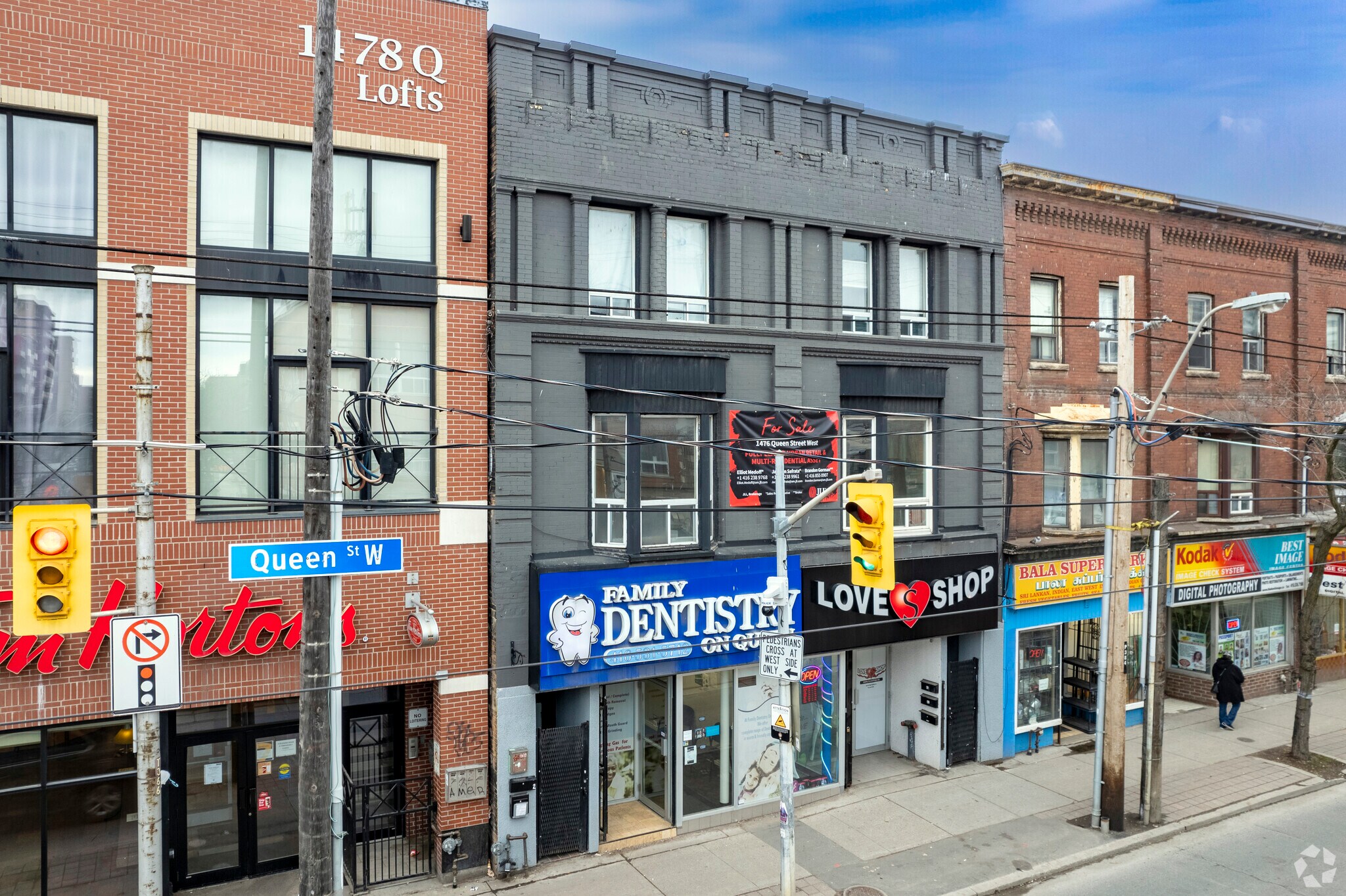 1476-1478 Queen St W, Toronto, ON à louer Photo principale– Image 1 sur 42