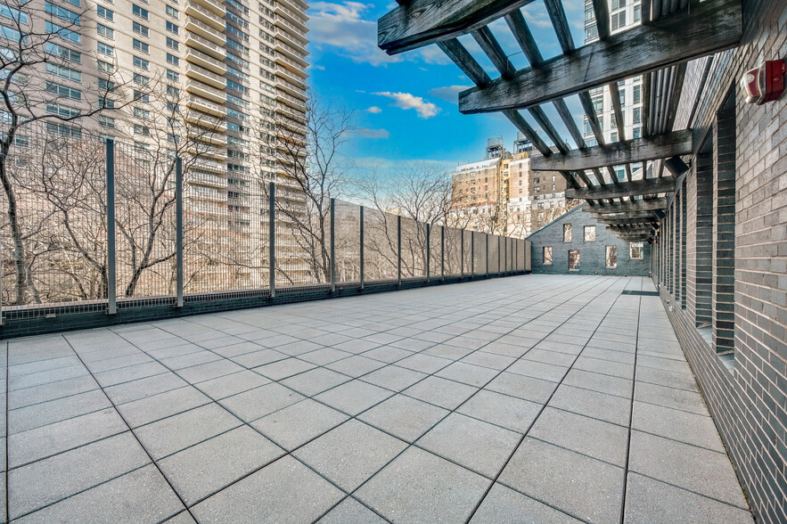180 Amsterdam Ave, New York, NY à louer - Photo de l’immeuble – Image 3 sur 18