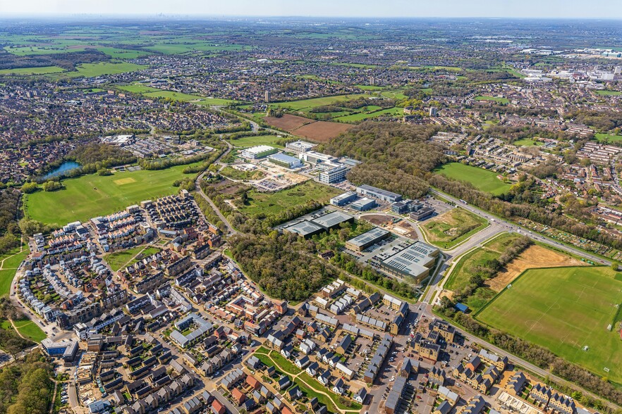 Maypole Blvd, Harlow à louer - Aérien – Image 2 sur 7