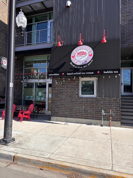 3127 N Ashland Ave, Chicago, IL à vendre - Photo de l’immeuble – Image 2 sur 15