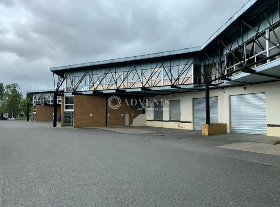 Local d’activités dans Morangis à louer Photo de l’immeuble– Image 1 sur 7