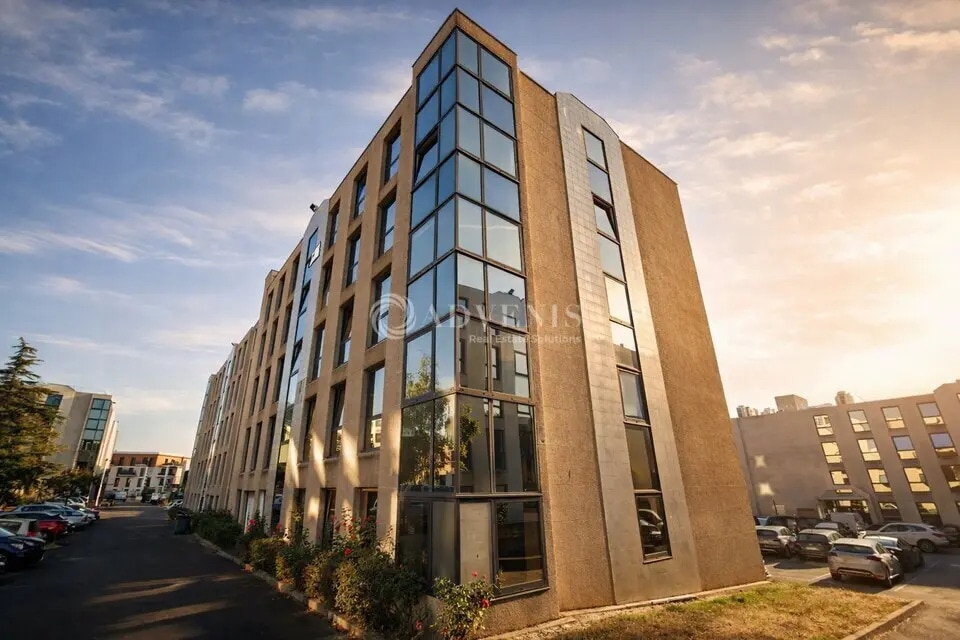 Bureau dans Chatou à louer Photo principale– Image 1 sur 5