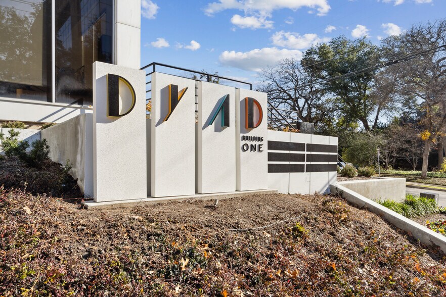 3303 Lee Pky, Dallas, TX à louer - Photo principale – Image 1 sur 18