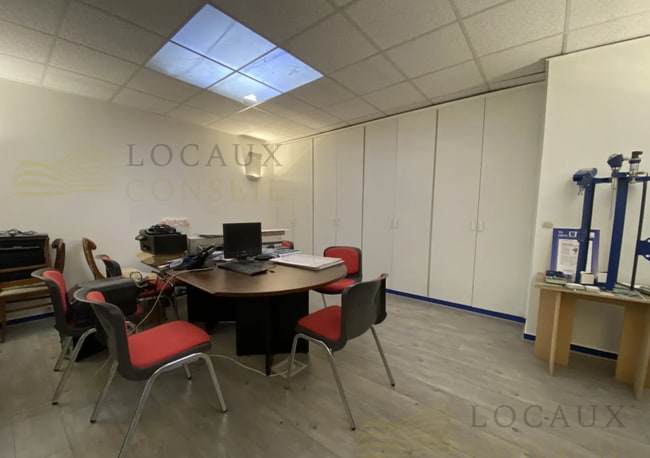 Plus de détails pour Local d’activités à vendre