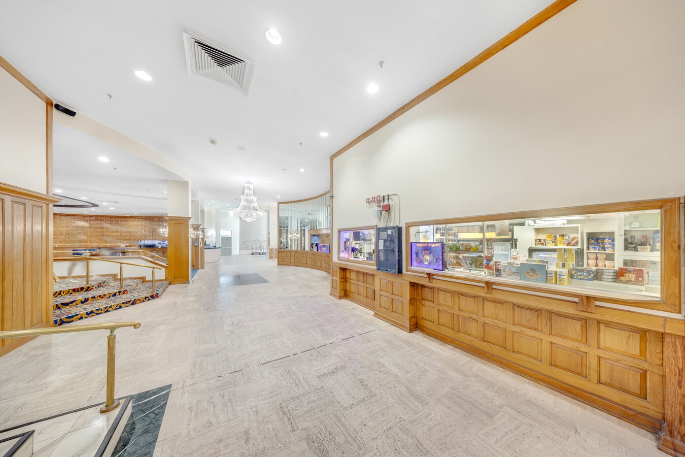 5445 Collins Ave, Miami Beach, FL 33140 - Lot CU14 -  - Photo intérieure - Image 1 of 23