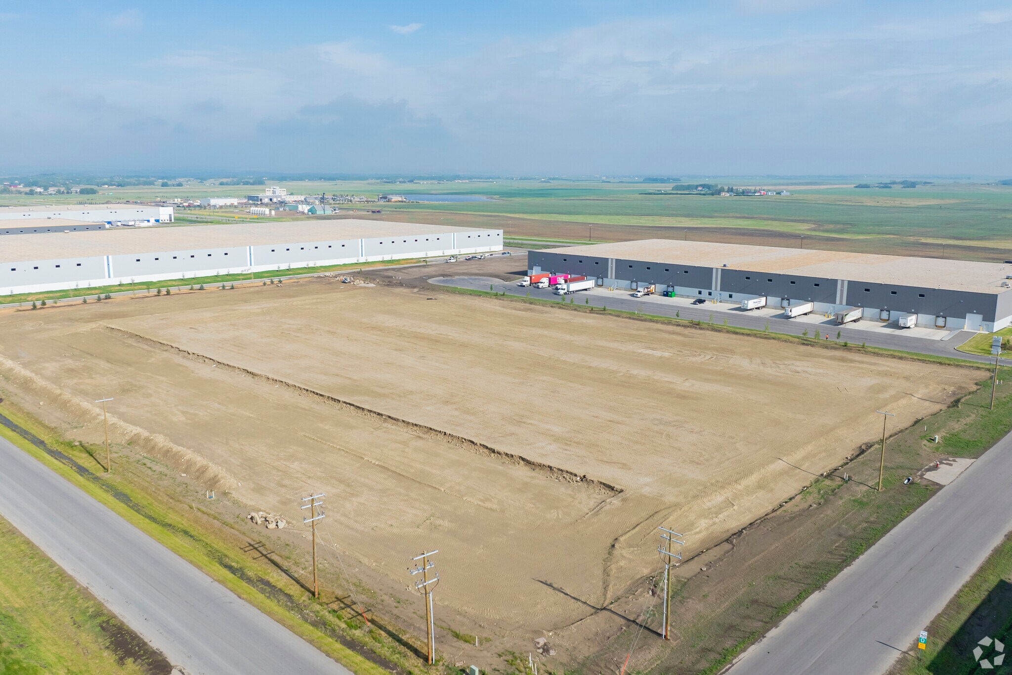 100 High Plains Crt, Rocky View No 44, AB à louer Photo principale– Image 1 sur 4