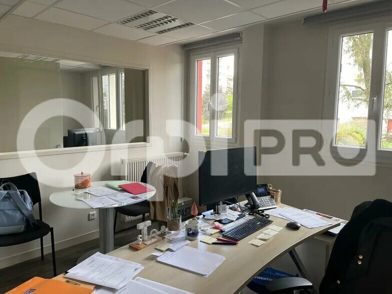 Bureau dans Limoges à louer - Photo de l’immeuble – Image 3 sur 6