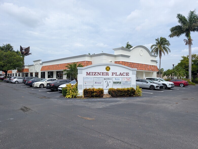 5601 Corporate Way, West Palm Beach, FL à louer - Photo de l’immeuble – Image 1 sur 10