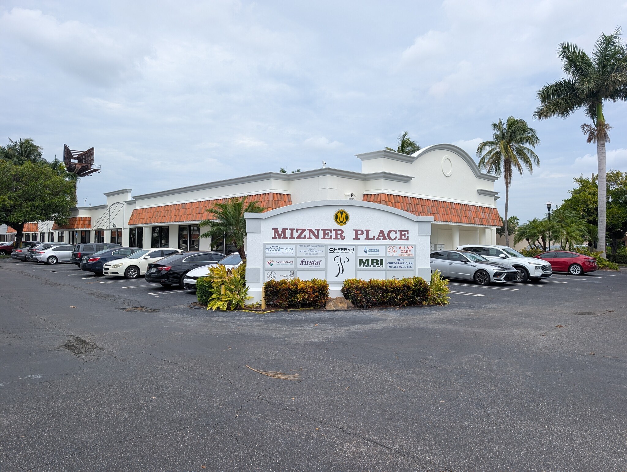 5601 Corporate Way, West Palm Beach, FL à louer Photo de l’immeuble– Image 1 sur 11